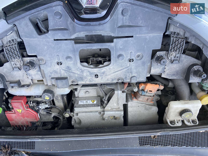 Хэтчбек Renault Zoe 2015 в Ровно фото 16 Хэтчбек Renault Zoe 2015 в Ровно