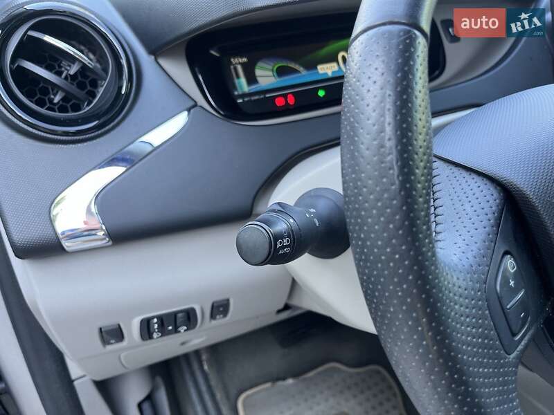 Хэтчбек Renault Zoe 2015 в Львове