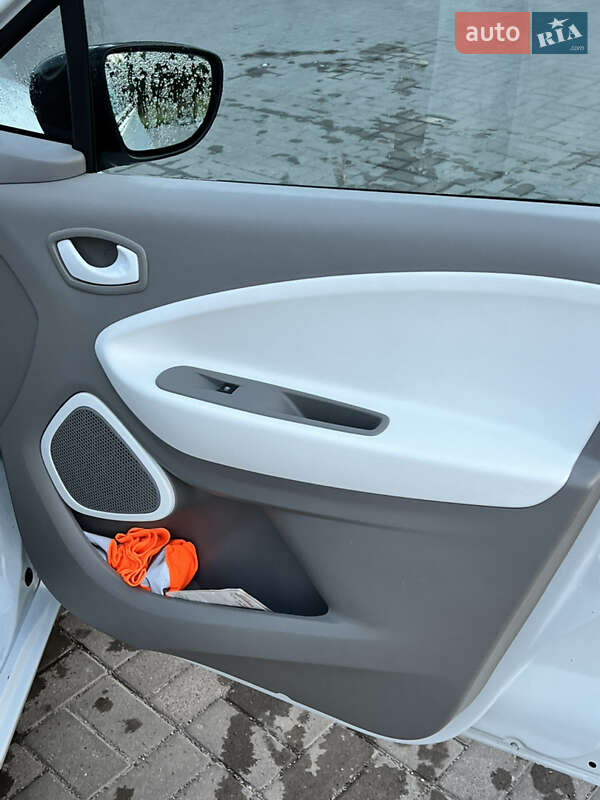 Хэтчбек Renault Zoe 2013 в Дубно