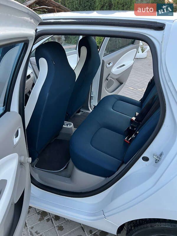 Хэтчбек Renault Zoe 2013 в Дубно