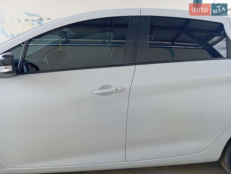 Хэтчбек Renault Zoe 2015 в Шаргороде фото 12 Хэтчбек Renault Zoe 2015 в Шаргороде