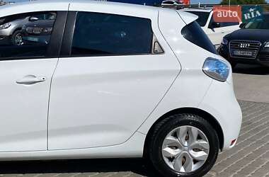 Хэтчбек Renault Zoe 2015 в 