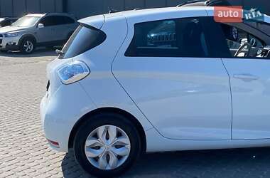 Хэтчбек Renault Zoe 2015 в 