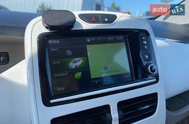 Хэтчбек Renault Zoe 2015 в 