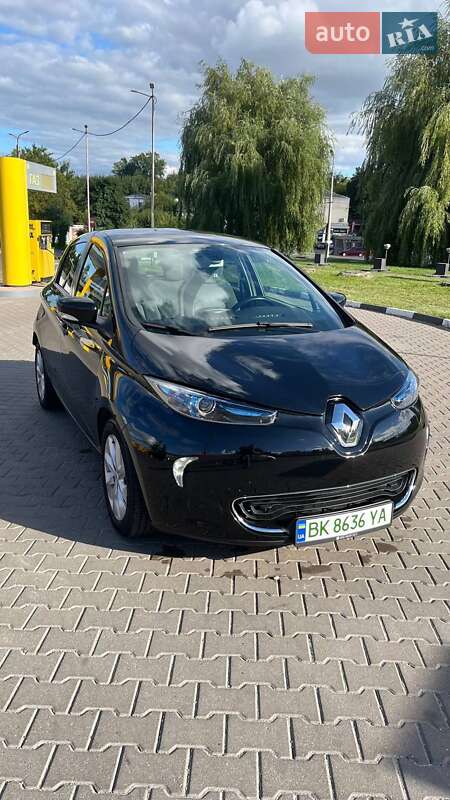 Хэтчбек Renault Zoe 2016 в 