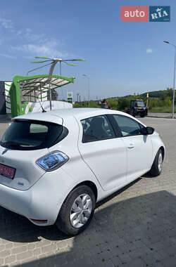 Хэтчбек Renault Zoe 2017 в 
