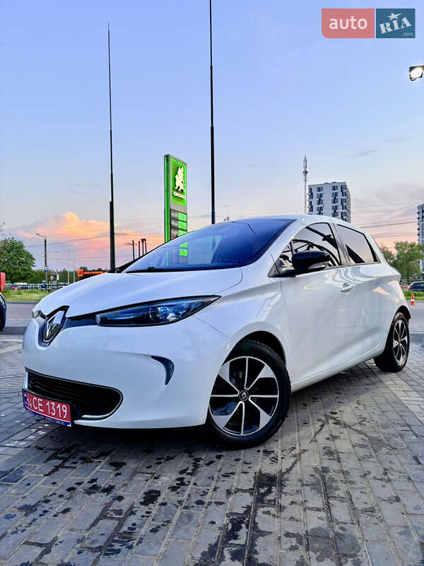 Хэтчбек Renault Zoe 2017 в 