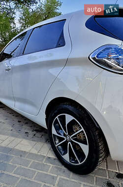 Хэтчбек Renault Zoe 2017 в 