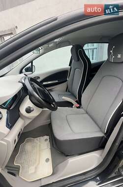 Хэтчбек Renault Zoe 2013 в 