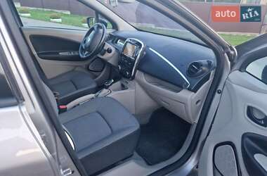 Хэтчбек Renault Zoe 2015 в 