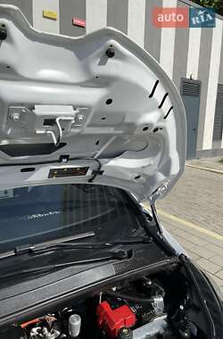 Хэтчбек Renault Zoe 2021 в 