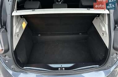 Хэтчбек Renault Zoe 2017 в 