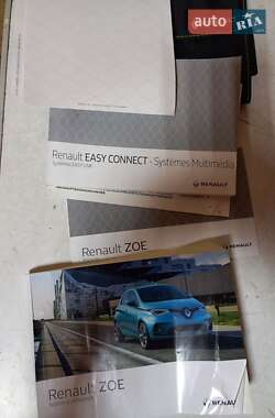 Хэтчбек Renault Zoe 2020 в 