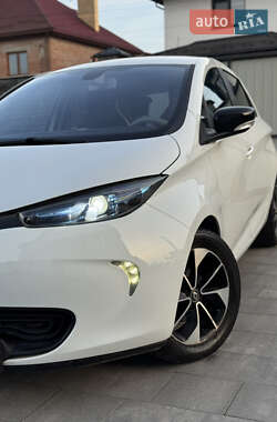 Хэтчбек Renault Zoe 2015 в 