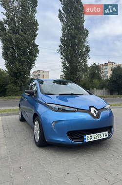 Хэтчбек Renault Zoe 2019 в 