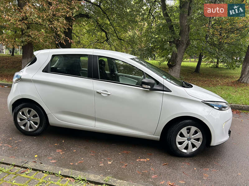 Хэтчбек Renault Zoe 2017 в Трускавце