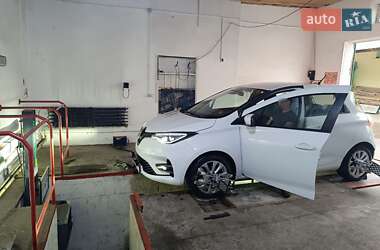 Хэтчбек Renault Zoe 2021 в 