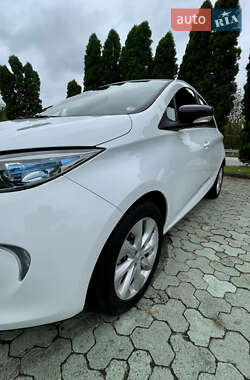 Хэтчбек Renault Zoe 2017 в 