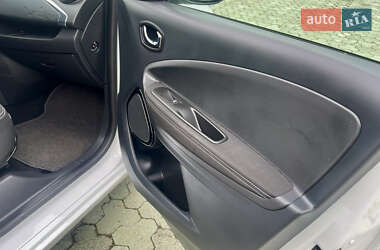Хэтчбек Renault Zoe 2017 в 