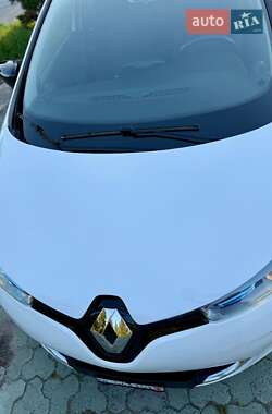 Хэтчбек Renault Zoe 2017 в 