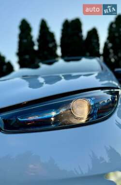 Хэтчбек Renault Zoe 2017 в 