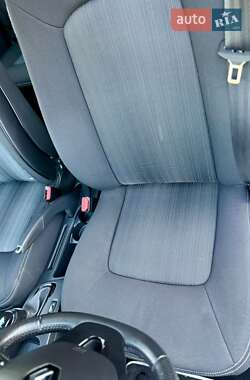 Хэтчбек Renault Zoe 2017 в 