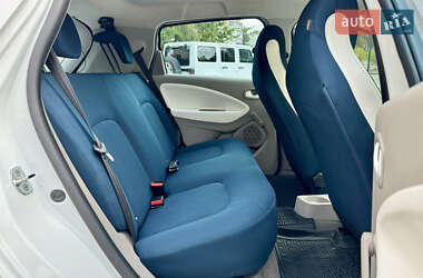 Хэтчбек Renault Zoe 2014 в 