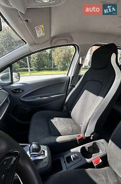 Хэтчбек Renault Zoe 2020 в 