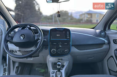 Хэтчбек Renault Zoe 2015 в 