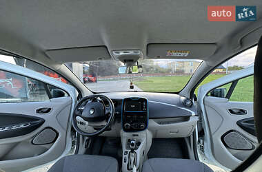Хэтчбек Renault Zoe 2015 в 