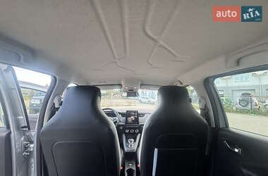 Хэтчбек Renault Zoe 2020 в 