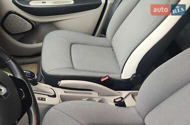 Хэтчбек Renault Zoe 2016 в 