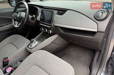 Хэтчбек Renault Zoe 2020 в 
