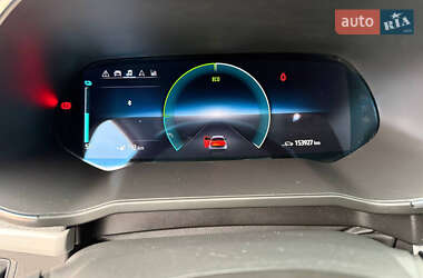 Хэтчбек Renault Zoe 2020 в 