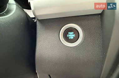 Хэтчбек Renault Zoe 2020 в 