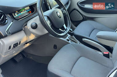 Хэтчбек Renault Zoe 2015 в 