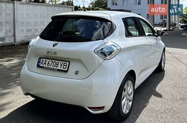 Хэтчбек Renault Zoe 2016 в 