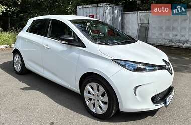 Хэтчбек Renault Zoe 2016 в 