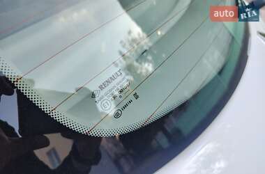 Хэтчбек Renault Zoe 2020 в 