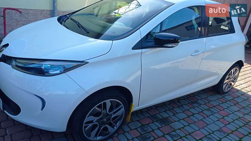 Хэтчбек Renault Zoe 2019 в 