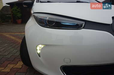 Хэтчбек Renault Zoe 2015 в 