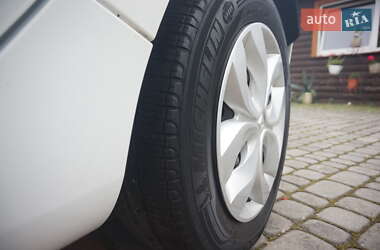 Хэтчбек Renault Zoe 2015 в 