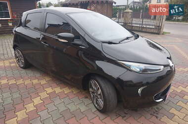 Хэтчбек Renault Zoe 2016 в 