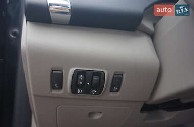 Хэтчбек Renault Zoe 2016 в 