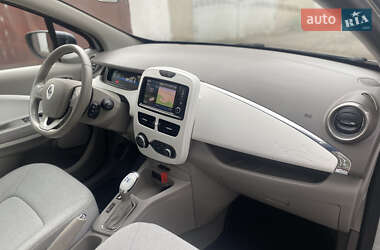 Хэтчбек Renault Zoe 2019 в 