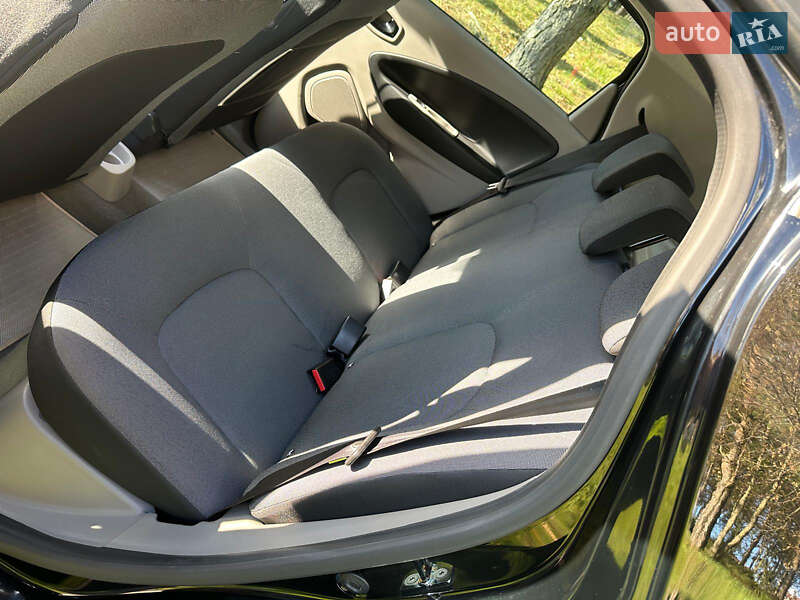 Хэтчбек Renault Zoe 2014 в Киеве