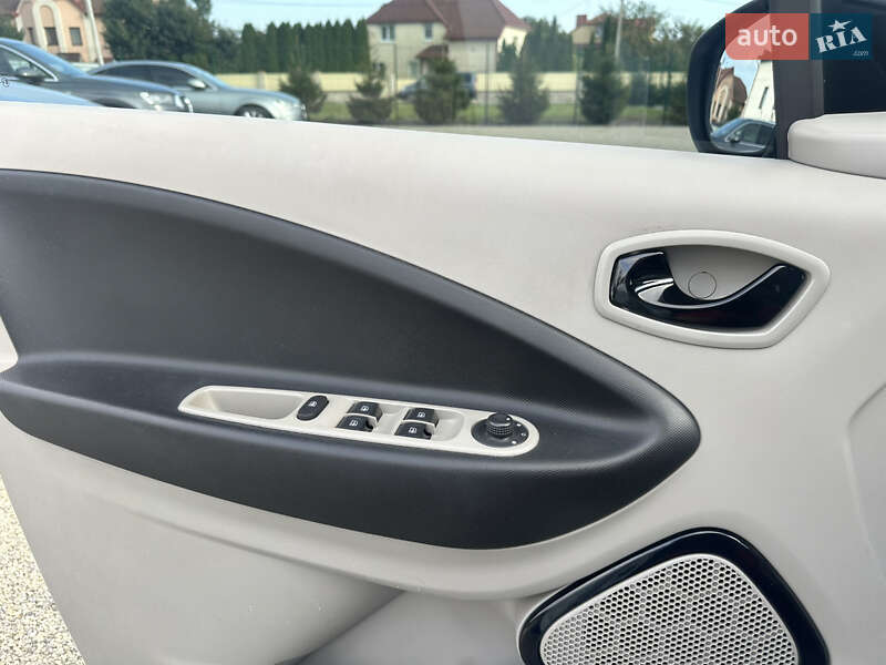 Хэтчбек Renault Zoe 2015 в Тернополе