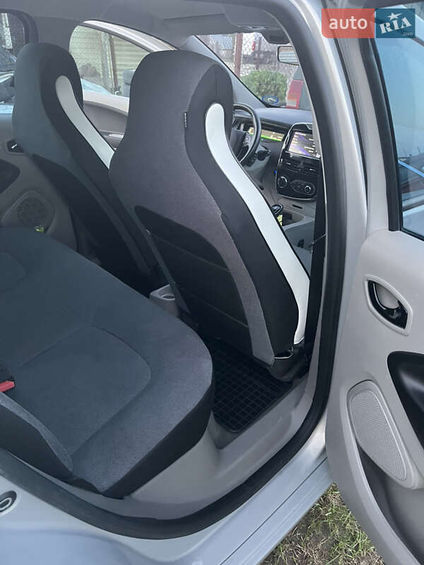 Хэтчбек Renault Zoe 2015 в Львове