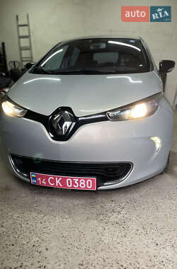 Хэтчбек Renault Zoe 2015 в 