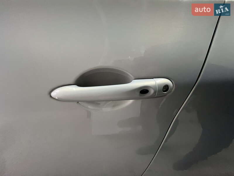 Хэтчбек Renault Zoe 2015 в Львове